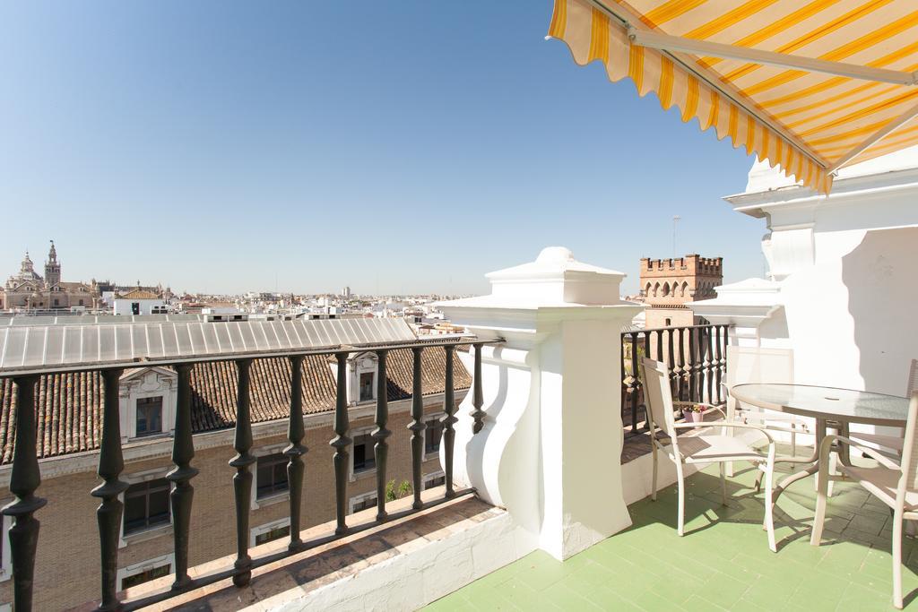 Apartamentos Diaber Larana Séville Chambre photo