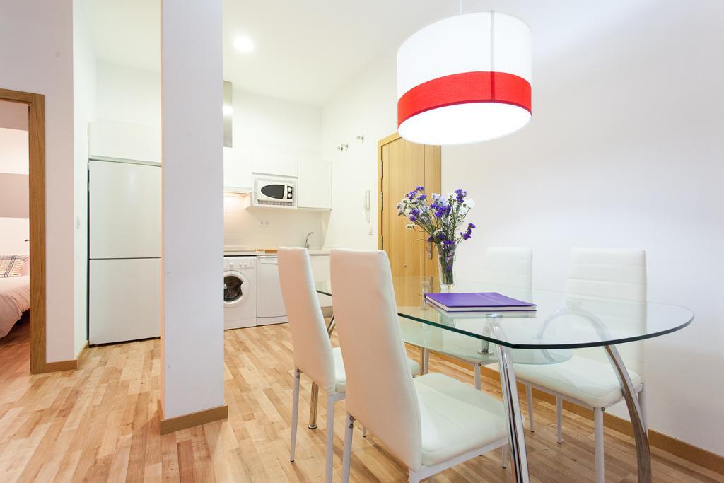 Apartamentos Diaber Larana Séville Chambre photo