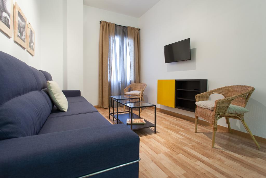 Apartamentos Diaber Larana Séville Chambre photo