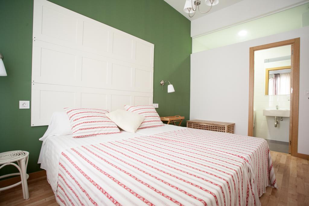 Apartamentos Diaber Larana Séville Chambre photo