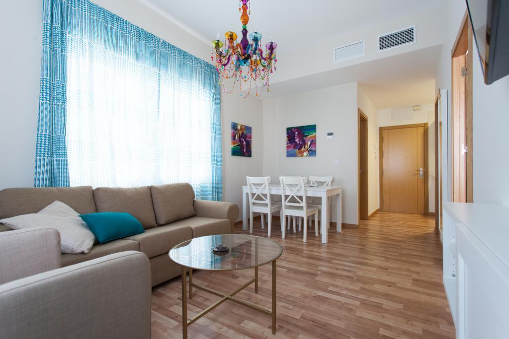 Apartamentos Diaber Larana Séville Chambre photo