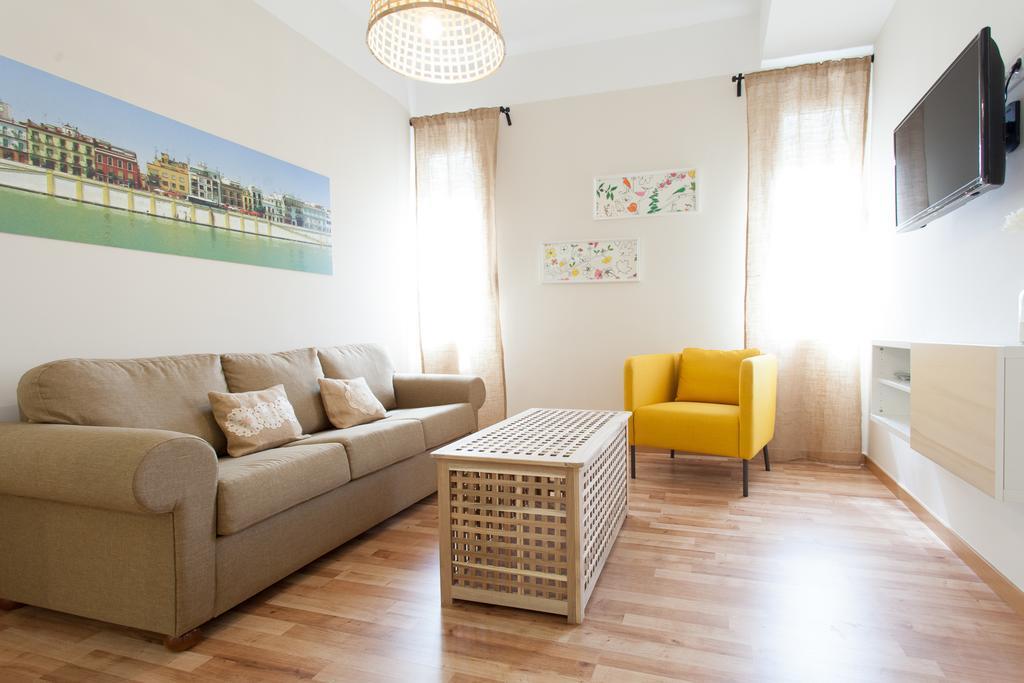 Apartamentos Diaber Larana Séville Chambre photo