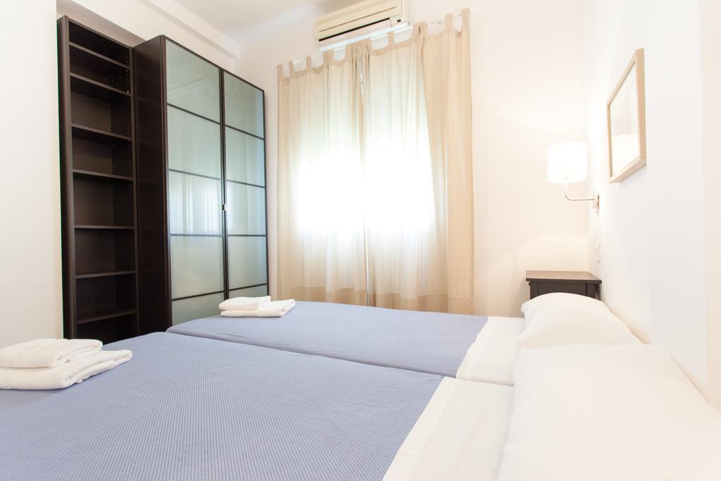 Apartamentos Diaber Larana Séville Chambre photo