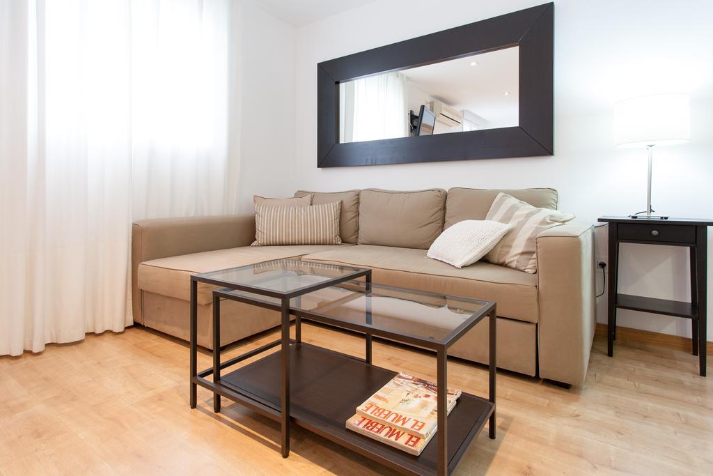 Apartamentos Diaber Larana Séville Chambre photo