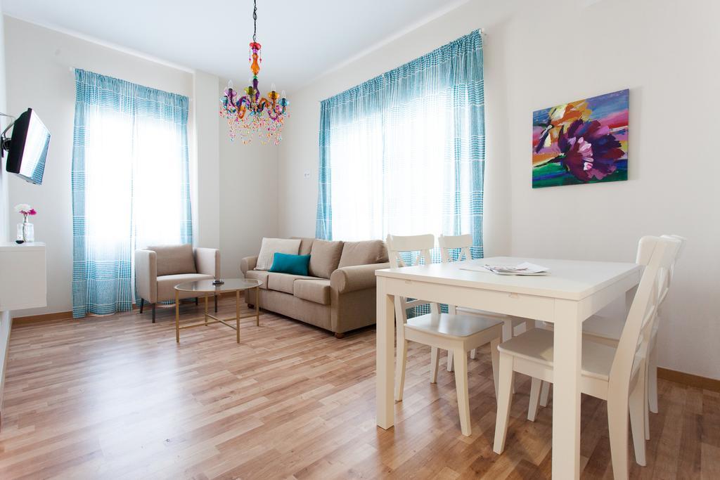 Apartamentos Diaber Larana Séville Chambre photo