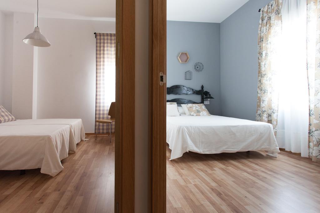 Apartamentos Diaber Larana Séville Chambre photo