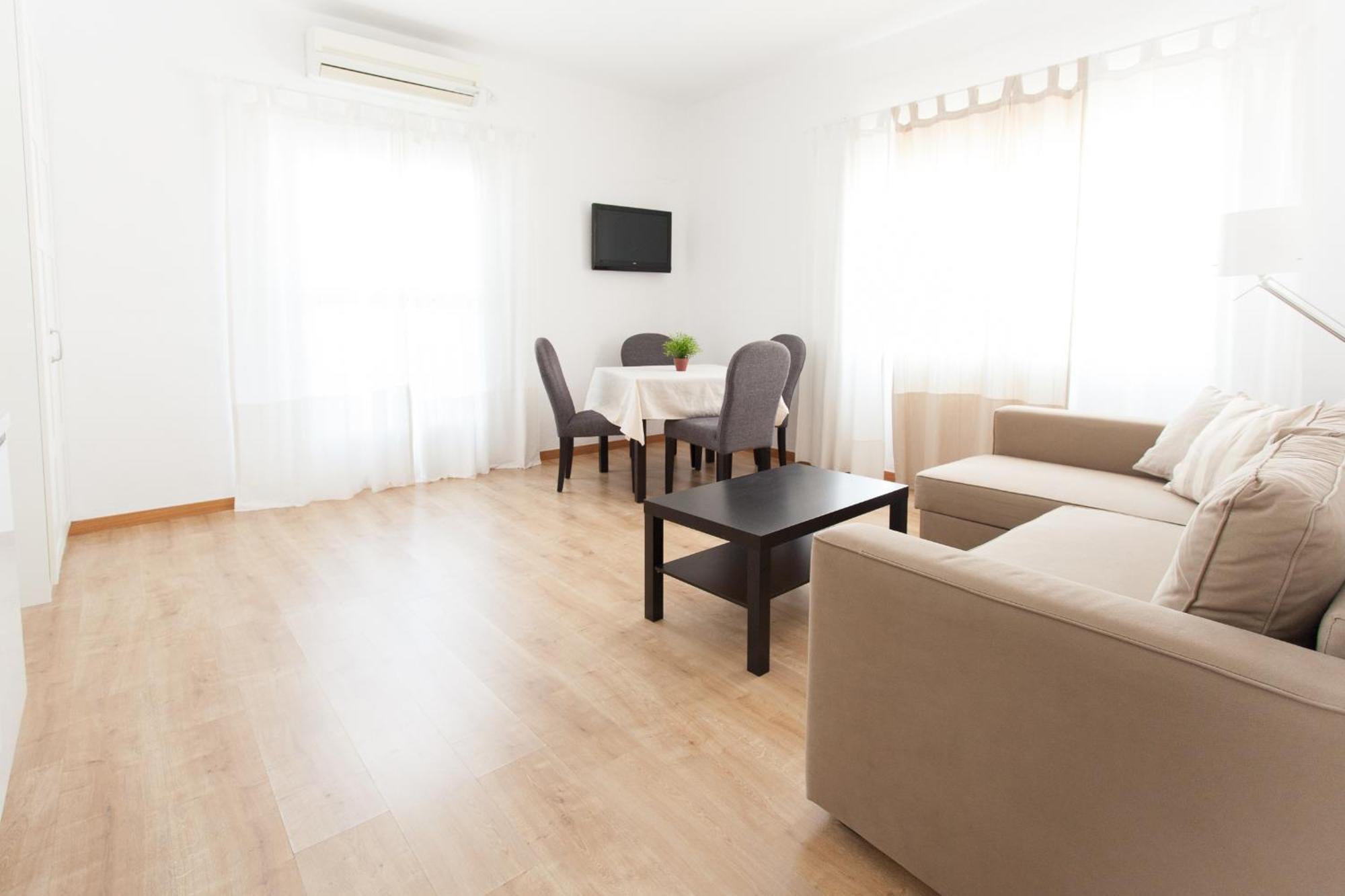 Apartamentos Diaber Larana Séville Extérieur photo