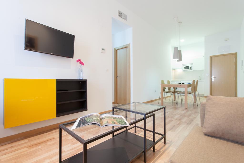 Apartamentos Diaber Larana Séville Chambre photo
