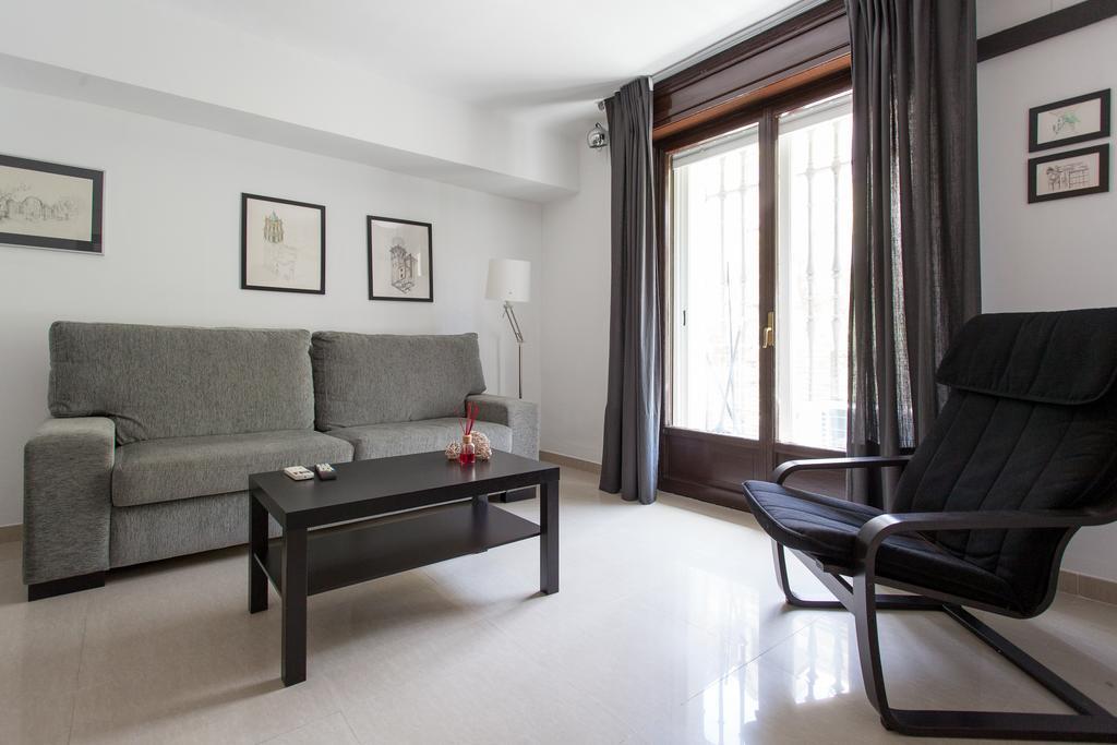 Apartamentos Diaber Larana Séville Chambre photo